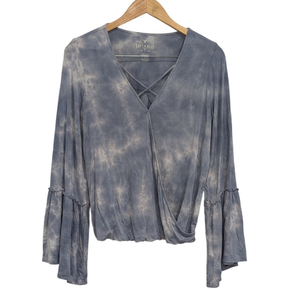 American Eagle Soft & Sexy Top Blue Tie Dye Bell Sleeve Wrap - Medium